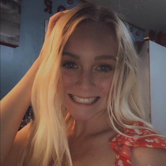 Meet your Posher, Taylor - Picture 1 of 1